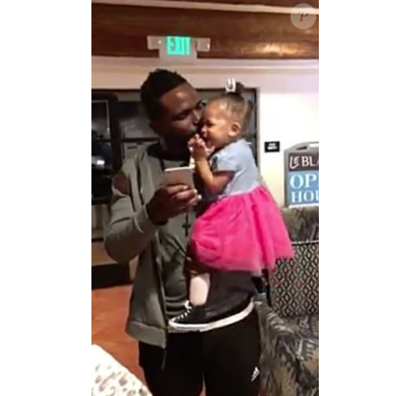 Darius McCrary, accusé de violences conjugales par sa femme Tammy Brawner, a publié une photo de lui avec leur fille Zoey, le 23 février 2017 sur Instagram