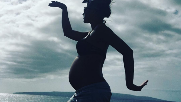 Yelena Noah enceinte : La fille de Yannick officialise en montrant son baby bump