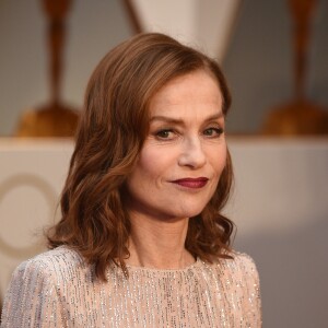 Isabelle Huppert sur le tapis rouge des Oscars au Dolby Theater, Los Angeles, le 26 février 2017.