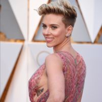 Scarlett Johansson : Seins, tatouage, robe... Son look ne laisse pas indifférent