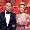 Joe Machoda et Scarlett Johansson sur le tapis rouge des Oscars au Dolby Theater, Los Angeles, le 26 février 2017.