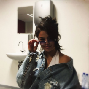 Selena Gomez dans les coulisses du concert de son amoureux The Weeknd à Amsterdam. Photo publiée sur Instagram le 24 février 2017