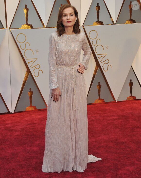 Isabelle Huppert en robe Haute Couture Giorgio Armani Privé - 89e cérémonie des Oscars à Hollywood, le 26 février 2017.