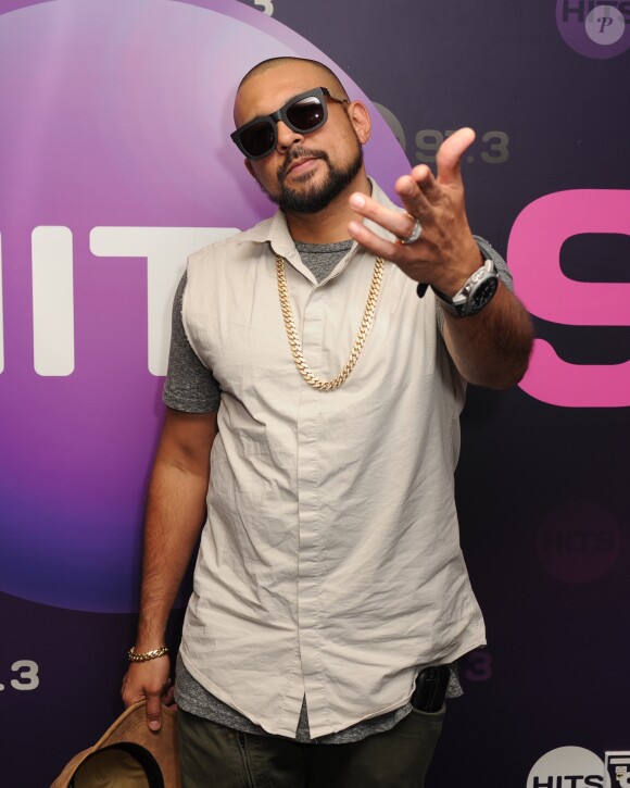 Sean Paul pose lors de son passage à la station de radio Y-100 à Fort Lauderdale le 27 janvier 2017.