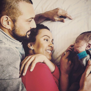 Sean Paul, sa femme Jodi Stewart et leur fils Levi Blaze Henriques sur une photo publiée sur Instagram le 26 février 2017