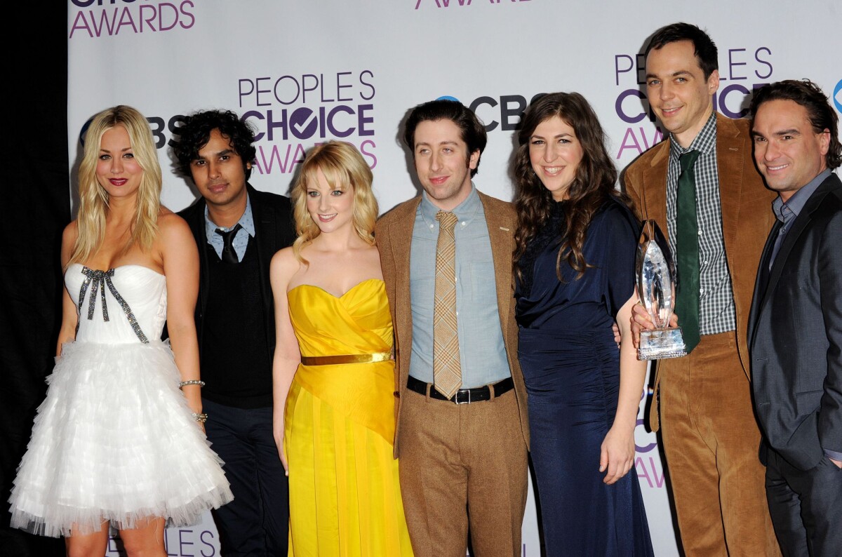 Photo : Kaley Cuoco et le stars de The Big Bang Theory aux People's ...