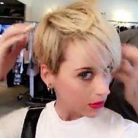 Katy Perry dévoile sa nouvelle coupe, copie-conforme à celle de Miley Cyrus