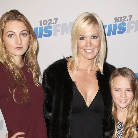 Jennie Garth et ses filles - Soiree "Jingle Ball 2012" organisee par la radio Kiss FM a Los Angeles, le 2 decembre 2012.