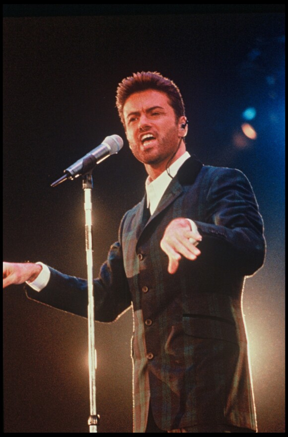 George Michael sur scène en 1998