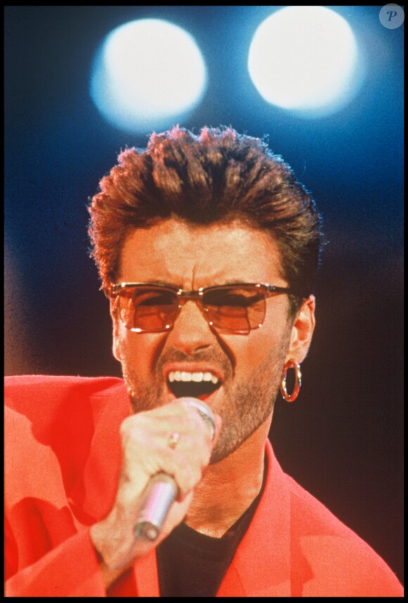 George Michael en concert hommage à Freddie Mercury et pour la lutte contre le sita en 1991