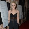 Kristen Stewart arbore une coupe de cheveux blond platine très courte à la première du film  'Personal Shopper' à The Carondelet à Los Angeles, le 7 mars 2017 © CPA/Bestimage