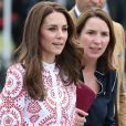  Rebecca Deacon, secrétaire particulière de Kate Middleton depuis 2012, au côté de la duchesse de Cambridge le 25 septembre 2016 à Vancouver lors de la tournée royale au Canada. Rebecca a annoncé sa démission et quittera le service de la duchesse de Cambridge et de la famille royale à l'été 2017. 