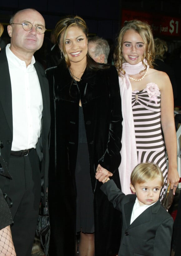 Phil Collins, son épouse Oriane, Lily et Nicholas Collins en 2003