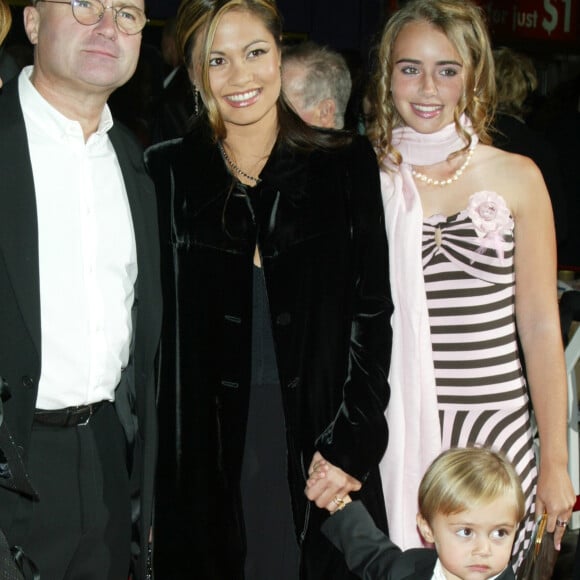 Phil Collins, son épouse Oriane, Lily et Nicholas Collins en 2003