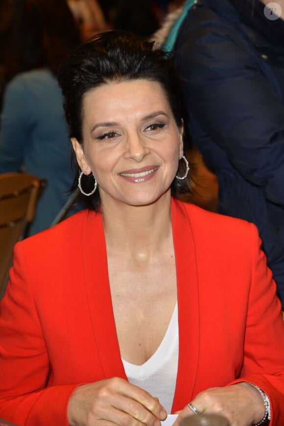 Juliette Binoche - Le Chinese Business Club célèbre la journée des droits de la femme lors d'un déjeuner chez Potel & Chabot à Paris le 8 mars 2017. © Guirec Coadic / Bestimage