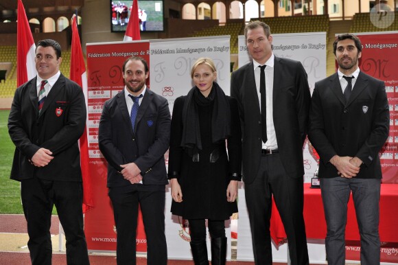 Andrew Sheridan de Toulon, Mathieu Bonello de Castres, la Princesse Charlene de Monaco, Ali Williams et Fernandes Lobbe de Toulon lors du 4ème Challenge Sainte Devote de Rugby au Stade Louis II à Monaco, le 1er février 2014.