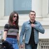 Exclusif - Dave Franco et sa fiancée Alison Brie se baladent main dans la main dans le quartier de Soho à New York, le 21 mai 2016