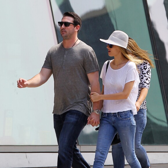 Exclusif - Le joueur de Baseball Matt Harvey et sa nouvelle compagne Anne Vyalitsyna à New York le 26 juin 2015.