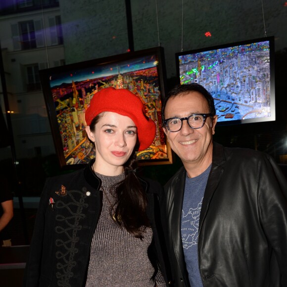 Exclusif - Sarah Barzyk, Thierry Beccaro - Vernissage de l'artiste Johann Perathoner à l'hôtel Renaissance à Paris le 17 mars 2017. © Rachid Bellak/Bestimage