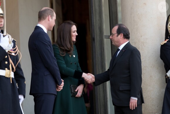Le prince William, duc de Cambridge, et Kate Middleton, duchesse de Cambridge, ont été reçus au palais de l'Elysée le temps d'un entretien de courtoisie par le président François Hollande le 17 mars 2017 à Paris à l'entame de leur visite officielle de deux jours. © Cyril Moreau / Bestimage