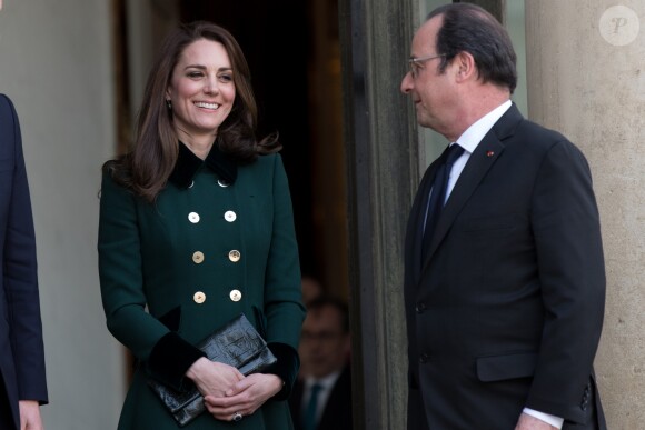 Le prince William, duc de Cambridge, et Kate Middleton, duchesse de Cambridge, ont été reçus au palais de l'Elysée le temps d'un entretien de courtoisie par le président François Hollande le 17 mars 2017 à Paris à l'entame de leur visite officielle de deux jours. © Cyril Moreau / Bestimage