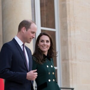 Le prince William, duc de Cambridge, et Kate Middleton, duchesse de Cambridge, ont été reçus au palais de l'Elysée le temps d'un entretien de courtoisie par le président François Hollande le 17 mars 2017 à Paris à l'entame de leur visite officielle de deux jours. © Cyril Moreau / Bestimage