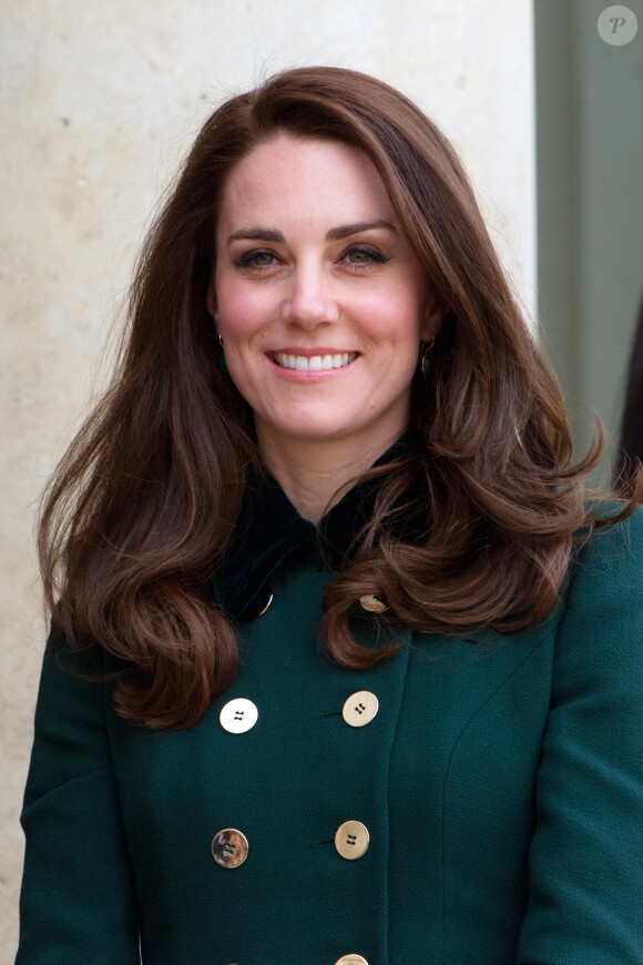 Le prince William, duc de Cambridge, et Kate Middleton, duchesse de Cambridge, ont été reçus au palais de l'Elysée le temps d'un entretien de courtoisie par le président François Hollande le 17 mars 2017 à Paris à l'entame de leur visite officielle de deux jours. © Cyril Moreau / Bestimage