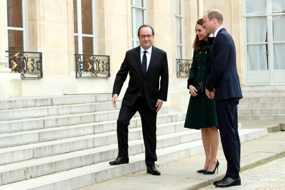 Le prince William, duc de Cambridge, et Kate Middleton, duchesse de Cambridge, ont été reçus au palais de l'Elysée le temps d'un entretien de courtoisie par le président François Hollande le 17 mars 2017 à Paris à l'entame de leur visite officielle de deux jours. © Cyril Moreau / Bestimage