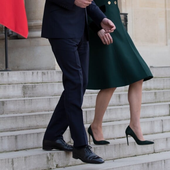 Le prince William, duc de Cambridge, et Kate Middleton, duchesse de Cambridge, ont été reçus au palais de l'Elysée le temps d'un entretien de courtoisie par le président François Hollande le 17 mars 2017 à Paris à l'entame de leur visite officielle de deux jours. © Cyril Moreau / Bestimage