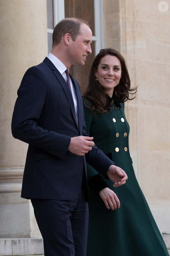 Le prince William, duc de Cambridge, et Kate Middleton, duchesse de Cambridge, ont été reçus au palais de l'Elysée le temps d'un entretien de courtoisie par le président François Hollande le 17 mars 2017 à Paris à l'entame de leur visite officielle de deux jours. © Cyril Moreau / Bestimage