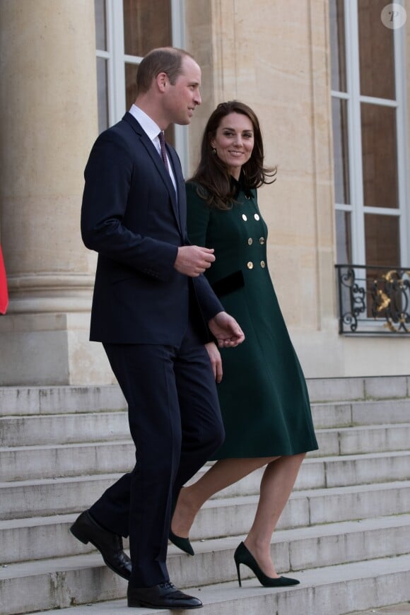 Le prince William, duc de Cambridge, et Kate Middleton, duchesse de Cambridge, ont été reçus au palais de l'Elysée le temps d'un entretien de courtoisie par le président François Hollande le 17 mars 2017 à Paris à l'entame de leur visite officielle de deux jours. © Cyril Moreau / Bestimage