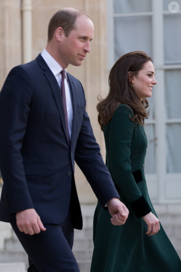 Le prince William, duc de Cambridge, et Kate Middleton, duchesse de Cambridge, ont été reçus au palais de l'Elysée le temps d'un entretien de courtoisie par le président François Hollande le 17 mars 2017 à Paris à l'entame de leur visite officielle de deux jours. © Cyril Moreau / Bestimage
