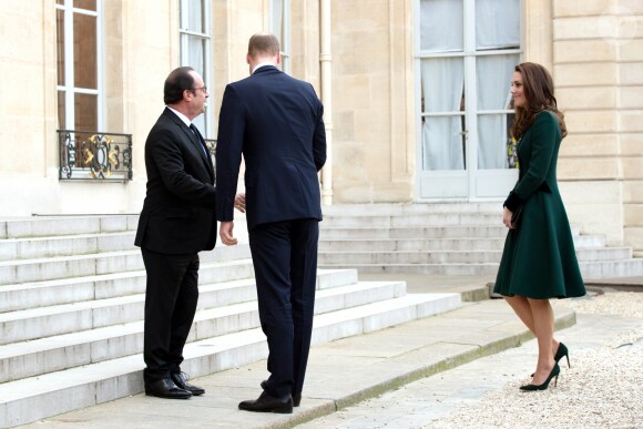 Le prince William, duc de Cambridge, et Kate Middleton, duchesse de Cambridge, ont été reçus au palais de l'Elysée le temps d'un entretien de courtoisie par le président François Hollande le 17 mars 2017 à Paris à l'entame de leur visite officielle de deux jours. © Cyril Moreau / Bestimage