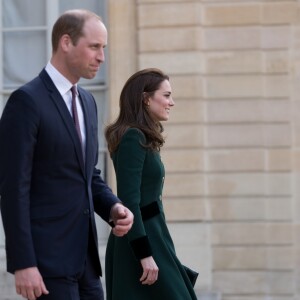 Le prince William, duc de Cambridge, et Kate Middleton, duchesse de Cambridge, ont été reçus au palais de l'Elysée le temps d'un entretien de courtoisie par le président François Hollande le 17 mars 2017 à Paris à l'entame de leur visite officielle de deux jours. © Cyril Moreau / Bestimage
