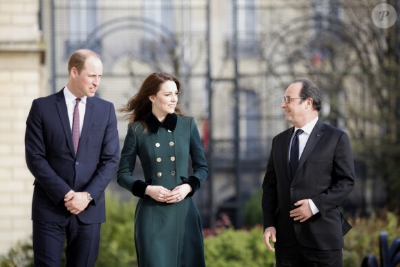 Le prince William et Kate Middleton lors d'un entretien avec le président de la République sur la terrasse du palais de l'Elysée à Paris le 17 mars 2017. © Denis Allard / Pool / Bestimage