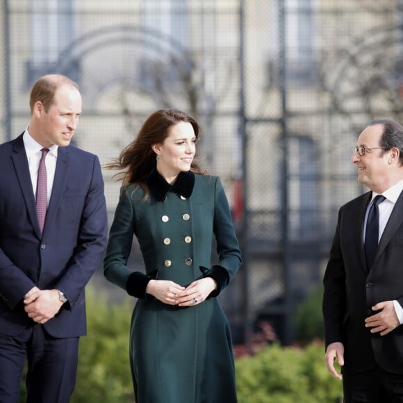 Le prince William et Kate Middleton lors d'un entretien avec le président de la République sur la terrasse du palais de l'Elysée à Paris le 17 mars 2017. © Denis Allard / Pool / Bestimage