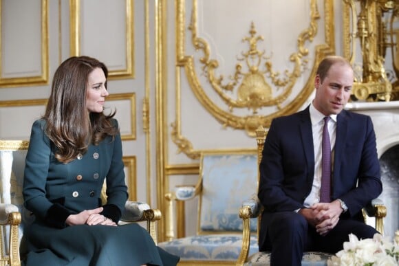 Le prince William et Catherine Kate Middleton lors d'un entretien avec le président de la république dans le Salon des ambassadeurs au palais de l'Elysée à Paris le 17 mars 2017. © Denis Allard / Pool / Bestimage