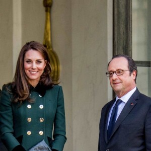 Le duc et la duchesse de Cambridge ont été accueillis au palais de l'Elysée à Paris par François Hollande à l'entame de leur visite officielle de deux jours.