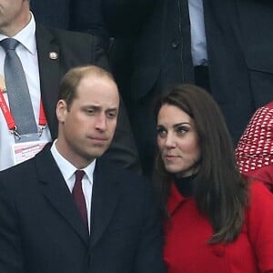 Le prince William et Kate Middleton assistent au match de Rugby France / Pays de Galles au Stade de France le 18 mars 2017.