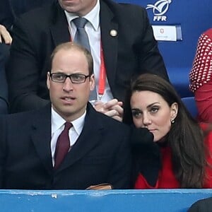 Le prince William et Kate Middleton assistent au match de Rugby France / Pays de Galles au Stade de France le 18 mars 2017.