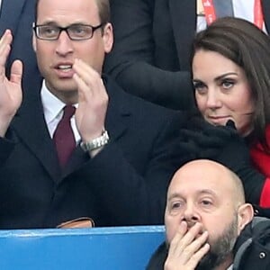 Le prince William et Kate Middleton assistent au match de Rugby France / Pays de Galles au Stade de France le 18 mars 2017.