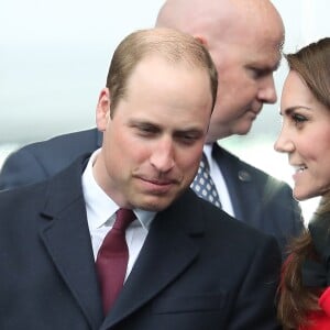 Le prince William et Kate Middleton assistent au match de Rugby France / Pays de Galles au Stade de France le 18 mars 2017.