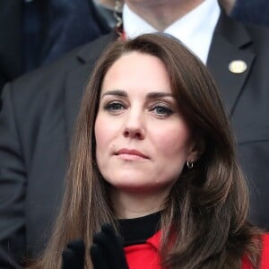 Le prince William et Kate Middleton assistent au match de Rugby France / Pays de Galles au Stade de France le 18 mars 2017.