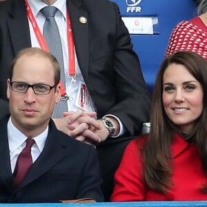 Le prince William et Kate Middleton assistent au match de Rugby France / Pays de Galles au Stade de France le 18 mars 2017.