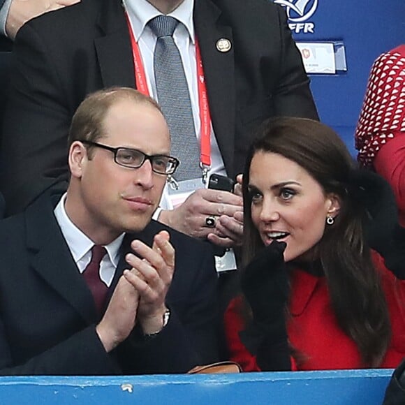 Le prince William et Kate Middleton assistent au match de Rugby France / Pays de Galles au Stade de France le 18 mars 2017.