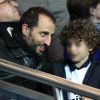 Arié Elmaleh et son fils Isaac - People assiste au match de Ligue 1 entre le Psg et Lyon à Paris le 19 mars 2017. Le Psg à remporté le match sur le score de 2-1. © Cyril Moreau/Bestimage