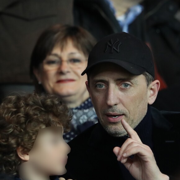 Arié Elmaleh et son fils Isaac, Gad Elmaleh - People assiste au match de Ligue 1 entre le Psg et Lyon à Paris le 19 mars 2017. Le Psg à remporté le match sur le score de 2-1. © Cyril Moreau/Bestimage