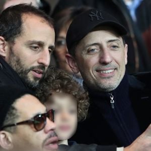 Arié Elmaleh et son fils Isaac, Gad Elmaleh - People assiste au match de Ligue 1 entre le Psg et Lyon à Paris le 19 mars 2017. Le Psg à remporté le match sur le score de 2-1. © Cyril Moreau/Bestimage