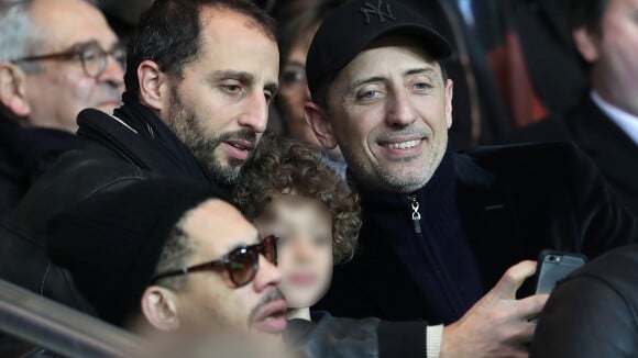 PSG-Lyon : Gad Elmaleh, tonton comblé au côté d'Arié et de son fils Isaac