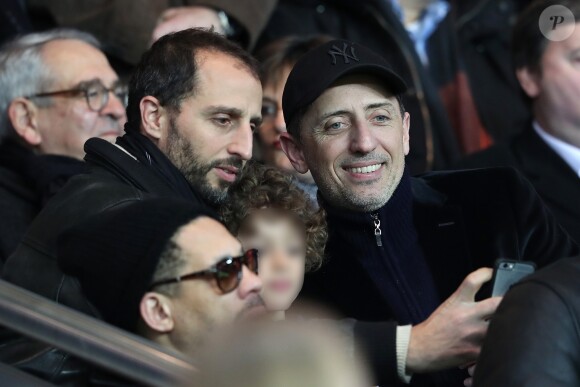 Arié Elmaleh et son fils Isaac, Gad Elmaleh - People assiste au match de Ligue 1 entre le Psg et Lyon à Paris le 19 mars 2017. Le Psg à remporté le match sur le score de 2-1. © Cyril Moreau/Bestimage